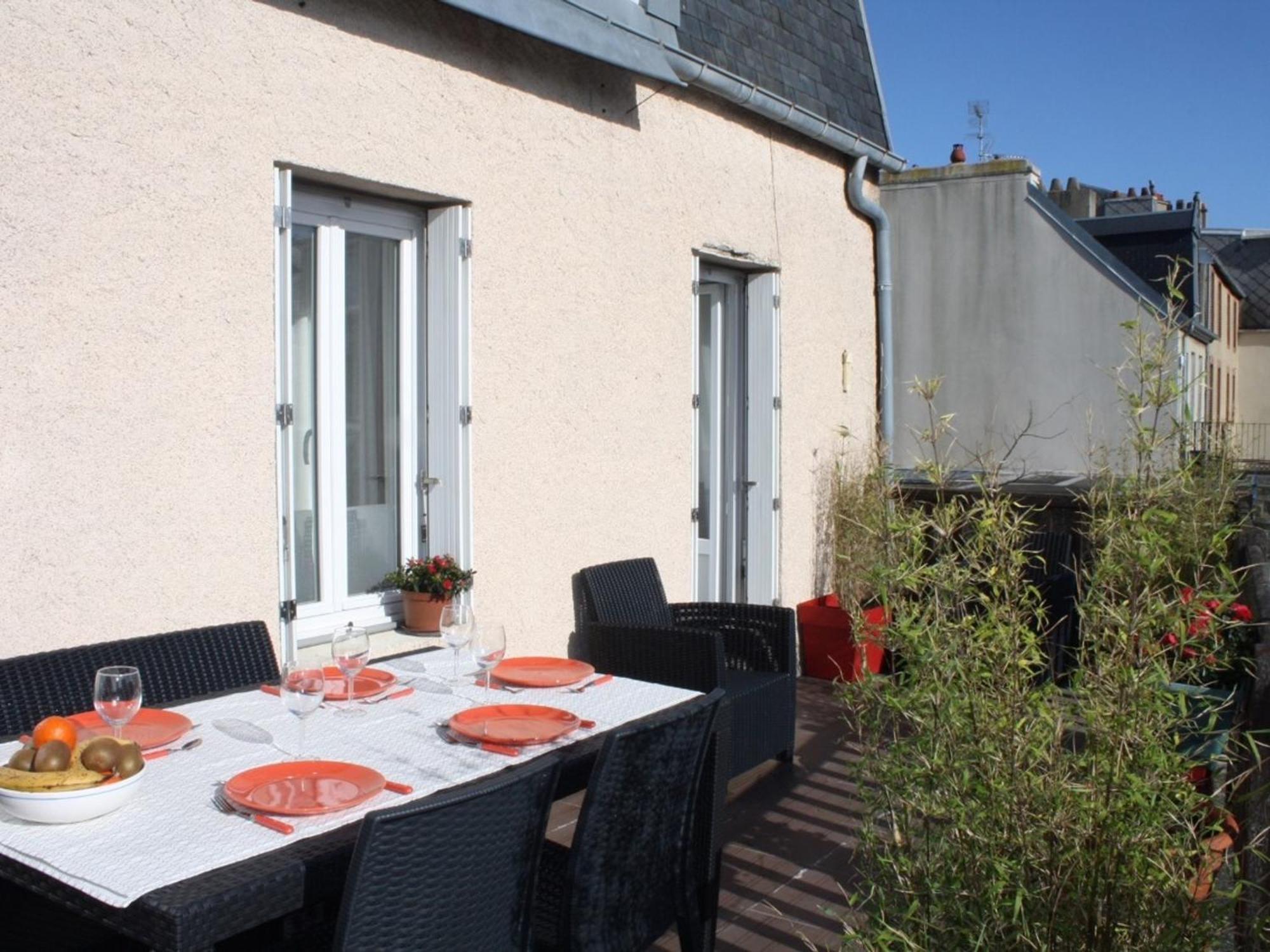 Apartamento Duplex Atypique Avec Terrasse A 400m De La Et Du Centre - Fr-1-361-333